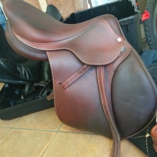 Image pour l'annonce Selle dressage ANTARES CSO/mixte 17.5